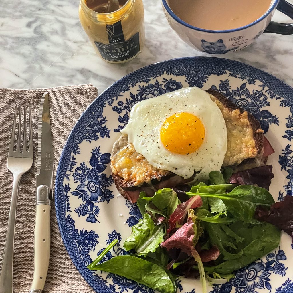 croque monsieur with egg