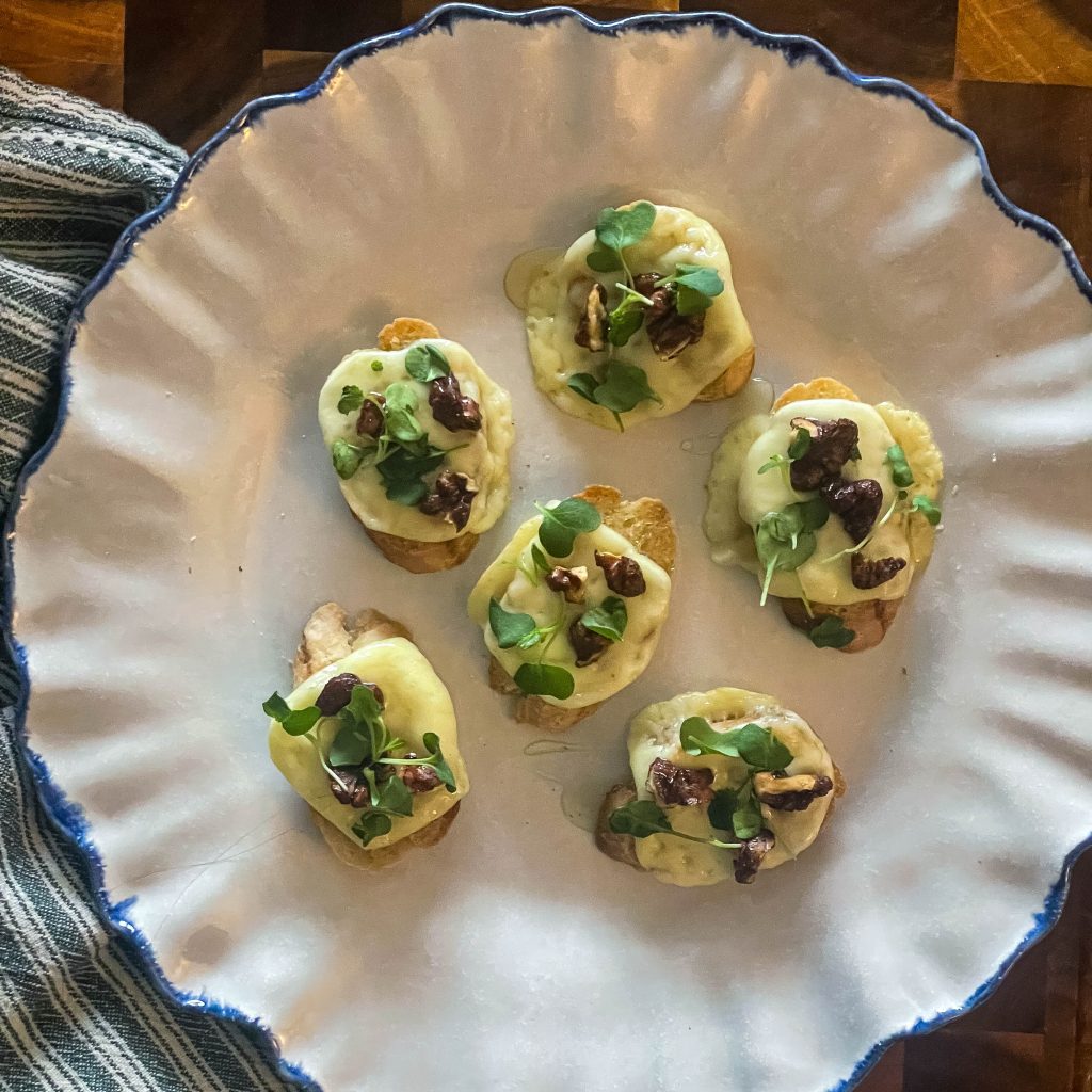 baked truffle honey fontina crostini